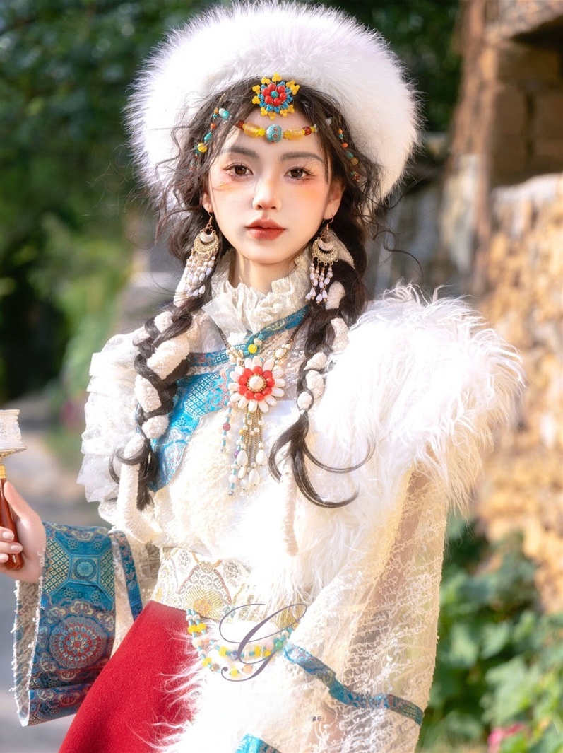 Ethnic Fashion Photography - Tibetan Ethnic Women's New Style Clothing