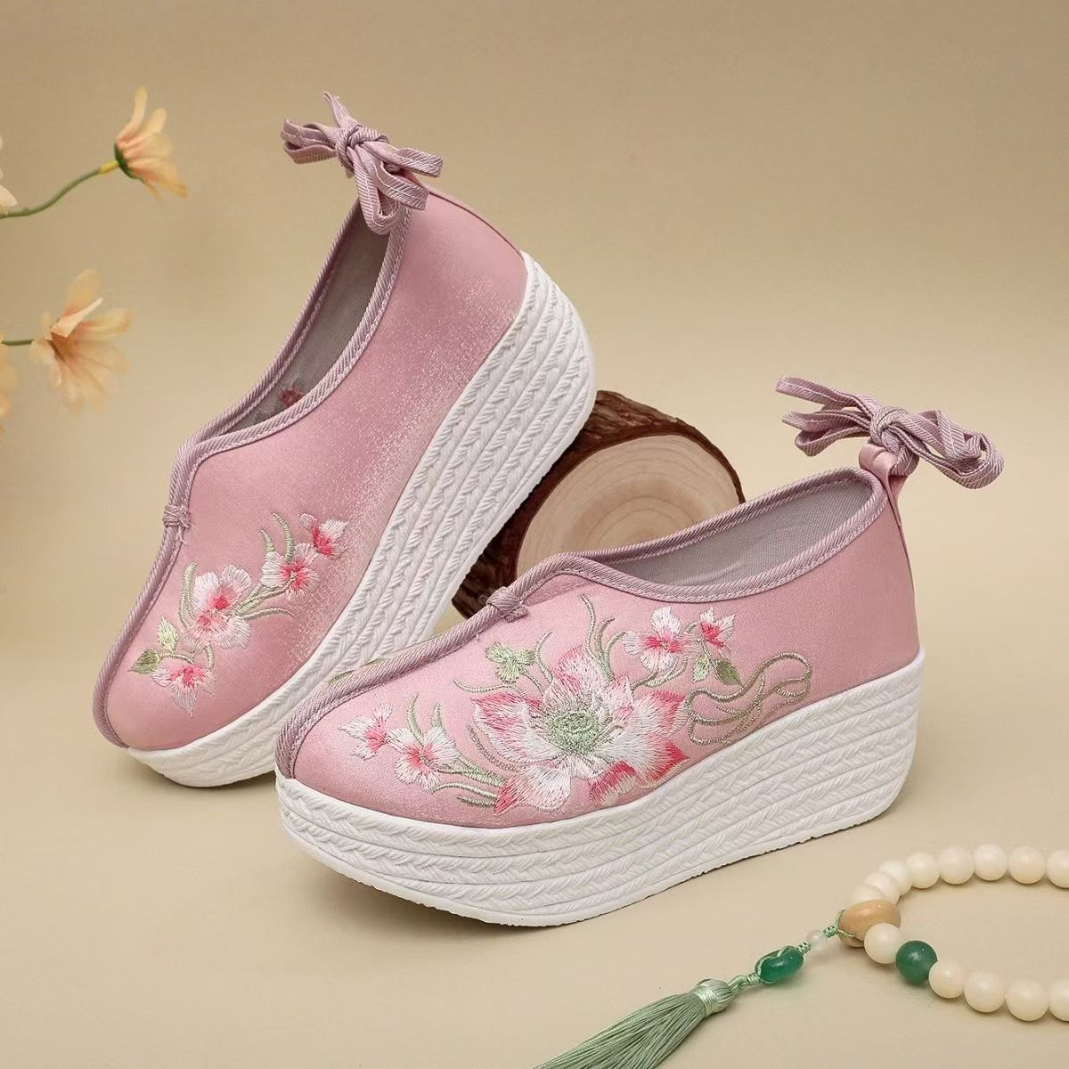 Ethnic Style - Woman Ethnic Style Wedges Embroidered Shoes