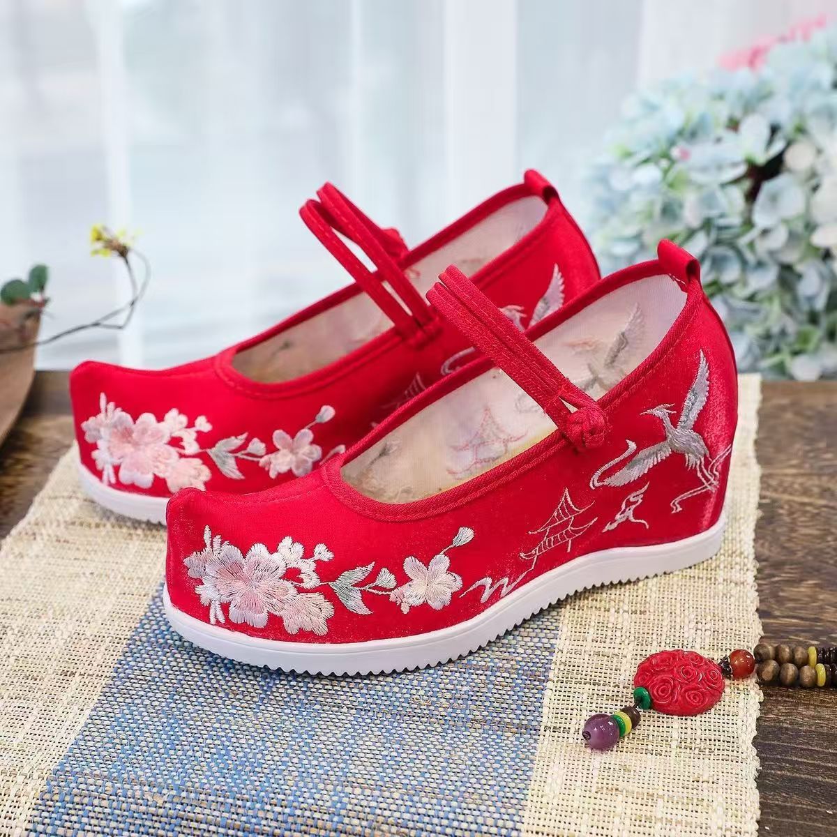 Ethnic Style - Women Increased Internal Embroidered Shoes Thick