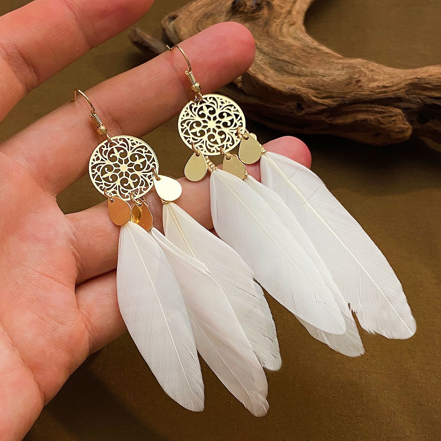 Exotic Bohemian Pink Feather T - огляд і ціна Ethnic Fashion Trends 2026