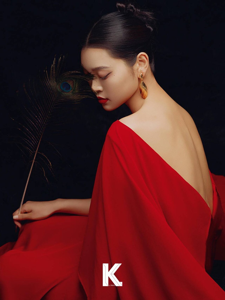 2026 New Fashion High-End Red  - огляд і ціна Ethnic Fashion Photography