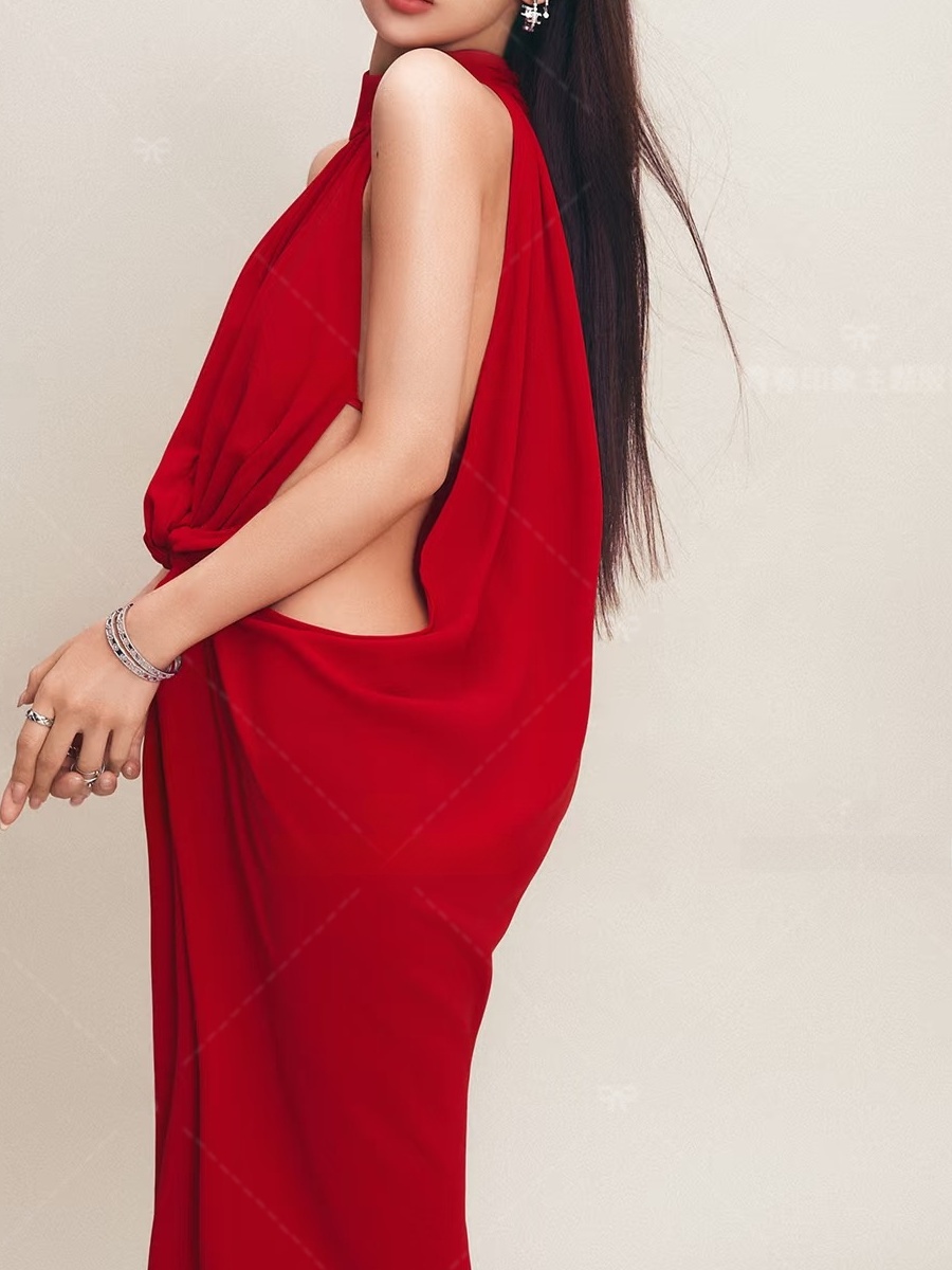 Red Portrait Photography Dress - огляд і ціна Ethnic Fashion Photography
